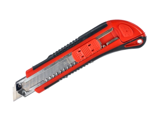 Малярный нож 18мм О1 (с лезвиями 3шт) Strong СТУ-21400001 - интернет-магазин «Стронг Инструмент» город Омск